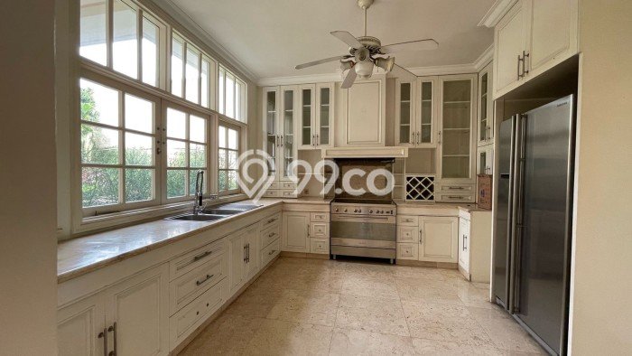 For Sale! Premium House LT 788m2 Desain Elegan di Pondok Indah For Sale! Premium House LT 788m2 Desain Elegan di Pondok Indah