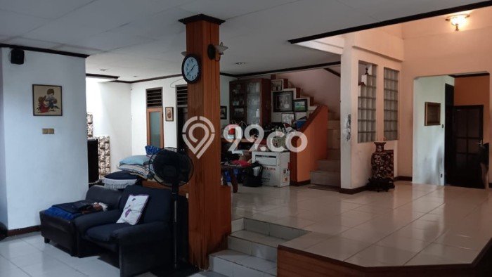Hunian Mewah LB 200m2 Siap Huni Desain Elegan di Bintaro, Tangerang Selatan Hunian Mewah LB 200m2 Siap Huni Desain Elegan di Bintaro, Tangerang Selatan