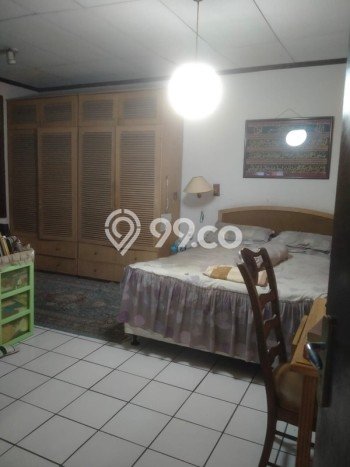 Hunian Mewah LB 200m2 Siap Huni Desain Elegan di Bintaro, Tangerang Selatan Hunian Mewah LB 200m2 Siap Huni Desain Elegan di Bintaro, Tangerang Selatan