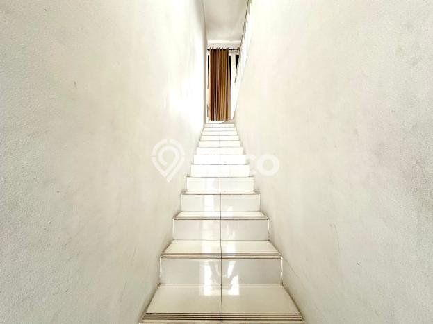 For Sale! Luxury House LT 144m2 Desain Modern di Sektor 9-Bintaro For Sale! Luxury House LT 144m2 Desain Modern di Sektor 9-Bintaro