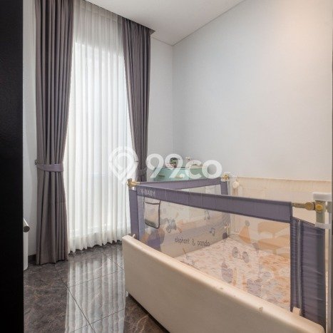 Rumah Modern 4 KT di Bintaro Tangerang Selatan Semi Furnished Rumah Modern 4 KT di Bintaro Tangerang Selatan Semi Furnished