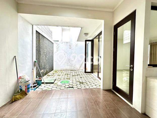 For Sale! Luxury House LT 144m2 Desain Modern di Sektor 9-Bintaro For Sale! Luxury House LT 144m2 Desain Modern di Sektor 9-Bintaro