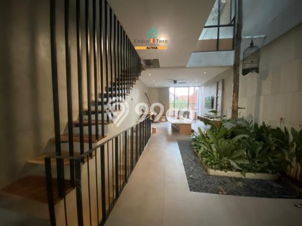Rumah Elit Modern Siap Huni di BSD Tangerang Rumah Elit Modern Siap Huni di BSD Tangerang