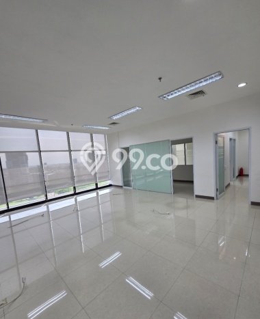 Kantor Dijual di Tangerang LT 136m2 & LB 125m2 Lokasi Terbaik! Kantor Dijual di Tangerang LT 136m2 & LB 125m2 Lokasi Terbaik!
