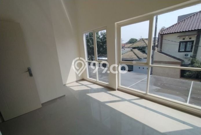 For Sale Rumah 3 Kamar Lokasi Strategis Nyaman dan Strategis di Rungkut For Sale Rumah 3 Kamar Lokasi Strategis Nyaman dan Strategis di Rungkut