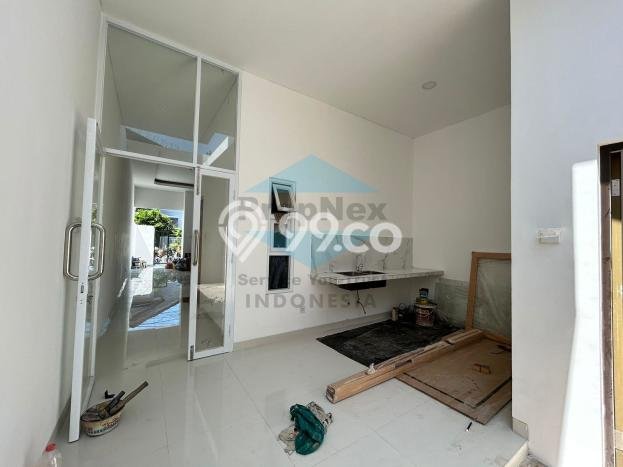 Rumah Strategis Modern Lb 155m2 di Rungkut, Surabaya Rumah Strategis Modern Lb 155m2 di Rungkut, Surabaya