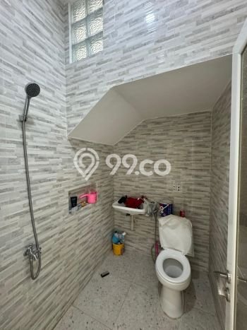 Jual Rumah Favorit Siap Huni LB 150m2 di Mulyorejo, Surabaya Jual Rumah Favorit Siap Huni LB 150m2 di Mulyorejo, Surabaya