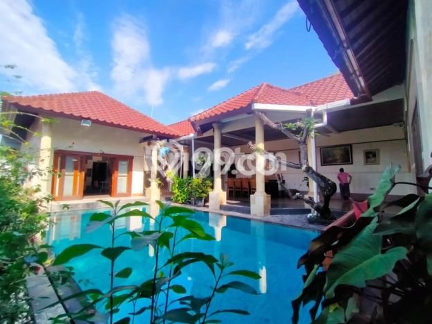 Rumah Elit LB 300m2 Siap Pakai Desain Elegan di Danginpuri Kauh, Denpasar Rumah Elit LB 300m2 Siap Pakai Desain Elegan di Danginpuri Kauh, Denpasar