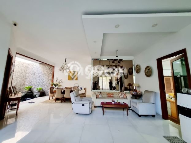 Hot Offer Hunian Mewah Ideal dan Luas di Cinere, Depok Hot Offer Hunian Mewah Ideal dan Luas di Cinere, Depok