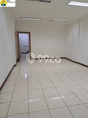 Disewakan Ruko komersial di Kebayoran Lama luas bangunan 240m2 Disewakan Ruko komersial di Kebayoran Lama luas bangunan 240m2