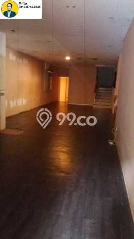 Ruko Disewa di Jakarta Selatan dengan LB 420m2 Area Komersial Ramai Ruko Disewa di Jakarta Selatan dengan LB 420m2 Area Komersial Ramai
