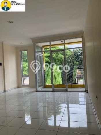 Ruko Dijual di Jakarta Selatan LT 85m2 & LB 170m2 Lokasi Terbaik! Ruko Dijual di Jakarta Selatan LT 85m2 & LB 170m2 Lokasi Terbaik!