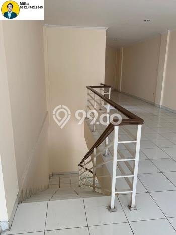 Ruko Dijual di Jakarta Selatan LT 85m2 & LB 170m2 Lokasi Terbaik! Ruko Dijual di Jakarta Selatan LT 85m2 & LB 170m2 Lokasi Terbaik!