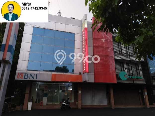 Ruko Disewa di Jakarta Selatan dengan LB 420m2 Area Komersial Ramai Ruko Disewa di Jakarta Selatan dengan LB 420m2 Area Komersial Ramai
