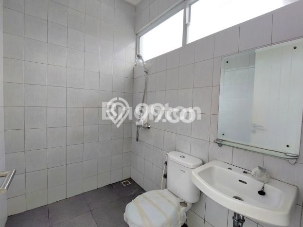 Dijual Hunian Rumah Terawat 3 KT di BSD The Icon, Tangerang Dijual Hunian Rumah Terawat 3 KT di BSD The Icon, Tangerang