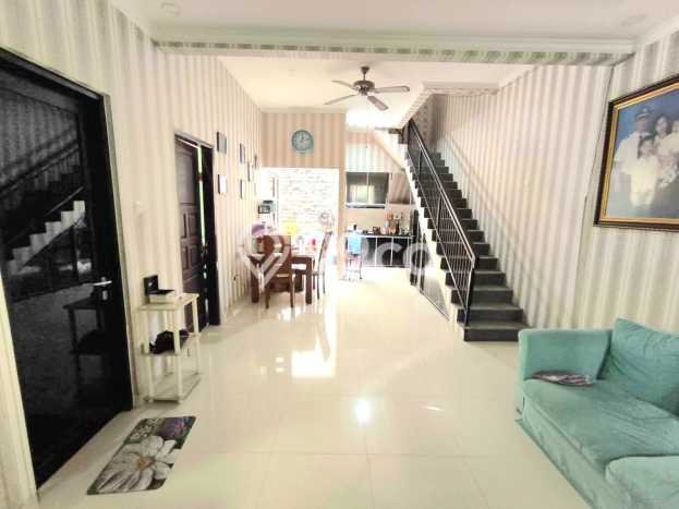 DIJUAL CEPAT! Rumah Modern di Cibubur, Jakarta Timur, LT 105m² LB 150m² BISA KPR! DIJUAL CEPAT! Rumah Modern di Cibubur, Jakarta Timur, LT 105m² LB 150m² BISA KPR!