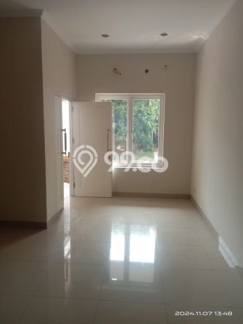 Rumah Strategis 4 Kamar Tidur dan 2 Kamar Mandi di Lokasi Strategis Kota Wisata, Bogor Rumah Strategis 4 Kamar Tidur dan 2 Kamar Mandi di Lokasi Strategis Kota Wisata, Bogor