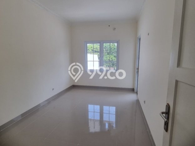 Rumah Lingkungan Asri di Cibubur, Jakarta Timur, LT 200m² LB 320m² Rumah Lingkungan Asri di Cibubur, Jakarta Timur, LT 200m² LB 320m²