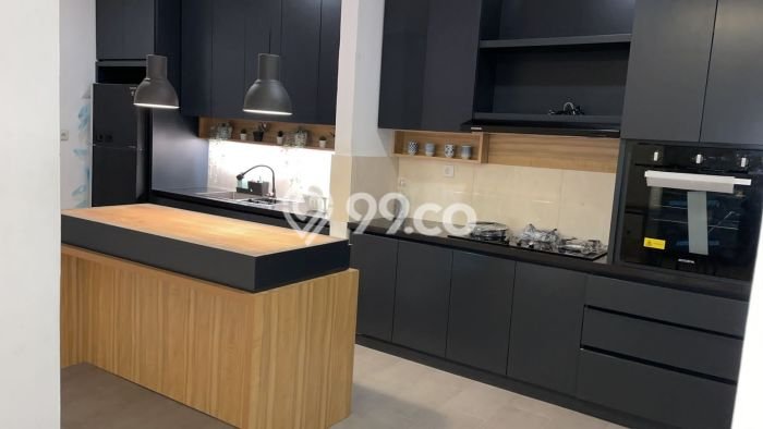 Rumah Nyaman 3 KT di Cibubur, Jakarta Timur - LT 300m² Rumah Nyaman 3 KT di Cibubur, Jakarta Timur - LT 300m²