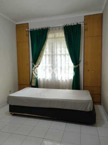 Rumah Modern 4 KT LT 180m2 di Kota Wisata Rumah Modern 4 KT LT 180m2 di Kota Wisata