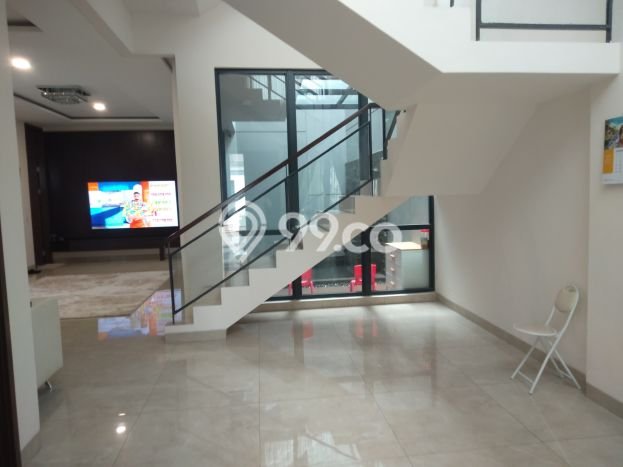 Ready to Use! Premium House LT 180m2 Desain Elegan di Kota Wisata Ready to Use! Premium House LT 180m2 Desain Elegan di Kota Wisata