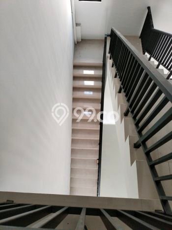 Unit Komersial Disewakan di Jakarta Utara Area Strategis Harga Kompetitif Unit Komersial Disewakan di Jakarta Utara Area Strategis Harga Kompetitif