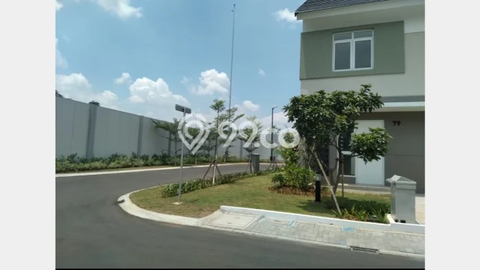 Rumah Strategis area Summarecon Bandung, Bandung, Luas 108m2m² Bangunan 62m2m² - HARGA NEGO! Rumah Strategis area Summarecon Bandung, Bandung, Luas 108m2m² Bangunan 62m2m² - HARGA NEGO!