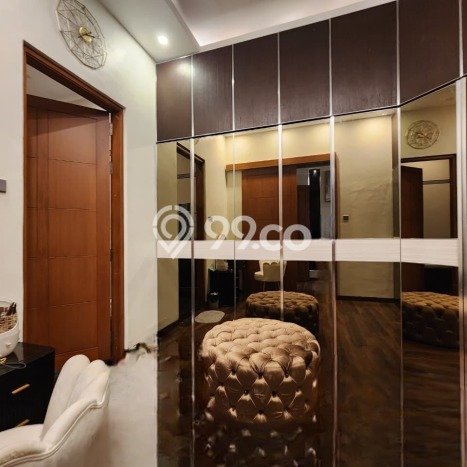 Rumah Mewah LB 450m2 Siap Pakai Desain Elegan di Setiabudi, Bandung Rumah Mewah LB 450m2 Siap Pakai Desain Elegan di Setiabudi, Bandung
