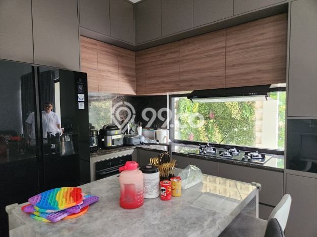 Ready to Use! Luxury House LT 190m2 Desain Elegan di Summarecon Bandung Ready to Use! Luxury House LT 190m2 Desain Elegan di Summarecon Bandung