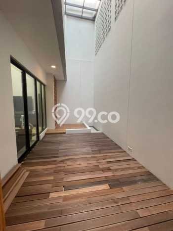 Rumah Elit Modern Tanpa Renovasi di Summarecon Bandung Bandung Rumah Elit Modern Tanpa Renovasi di Summarecon Bandung Bandung