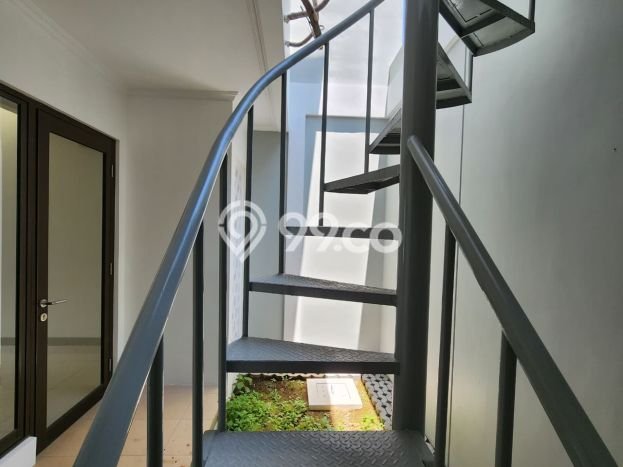 Rumah Modern di Summarecon Bandung, Bandung, LT 105m2m² Bangunan 130m2m² Rumah Modern di Summarecon Bandung, Bandung, LT 105m2m² Bangunan 130m2m²