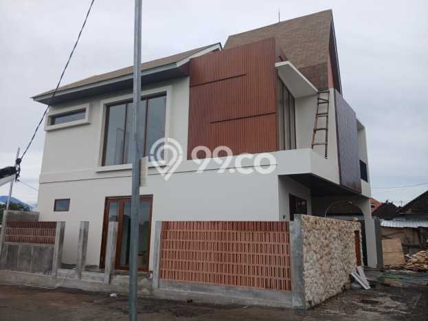 Vila Terawat Kawasan , Area 100m2m², Kawasan Tenang dan nyaman Vila Terawat Kawasan , Area 100m2m², Kawasan Tenang dan nyaman
