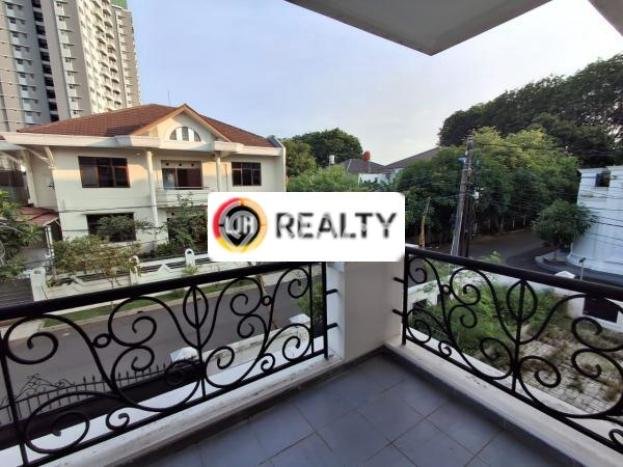 HARGA SPECIAL! Rumah Strategis lokasi Kelapa Gading, LT 272m² Bangunan 0m² HARGA SPECIAL! Rumah Strategis lokasi Kelapa Gading, LT 272m² Bangunan 0m²