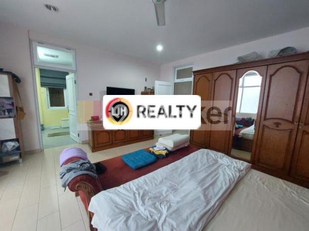 DIJUAL CEPAT! Rumah Kelapa Gading, Jakarta Utara, Luas 220m² LB 0m² DIJUAL CEPAT! Rumah Kelapa Gading, Jakarta Utara, Luas 220m² LB 0m²