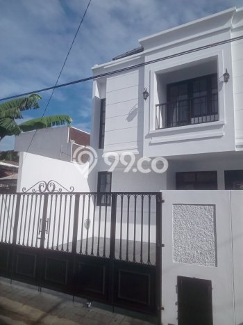 For Sale Hunian Rumah Terawat 4 Kamar di Pondok Bambu, Jakarta Timur For Sale Hunian Rumah Terawat 4 Kamar di Pondok Bambu, Jakarta Timur