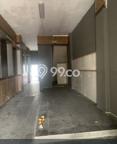 SEWA TERBAIK! Ruko Kawasan , Luas 333m2m², Jalan Utama SEWA TERBAIK! Ruko Kawasan , Luas 333m2m², Jalan Utama