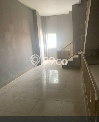 SEWA TERBAIK! Ruko Kawasan , Luas 333m2m², Jalan Utama SEWA TERBAIK! Ruko Kawasan , Luas 333m2m², Jalan Utama