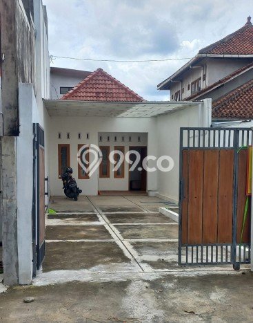 FEATURED! Rumah Nyaman area Kalasan, LT 215m2m² Bangunan 80m2m² FEATURED! Rumah Nyaman area Kalasan, LT 215m2m² Bangunan 80m2m²