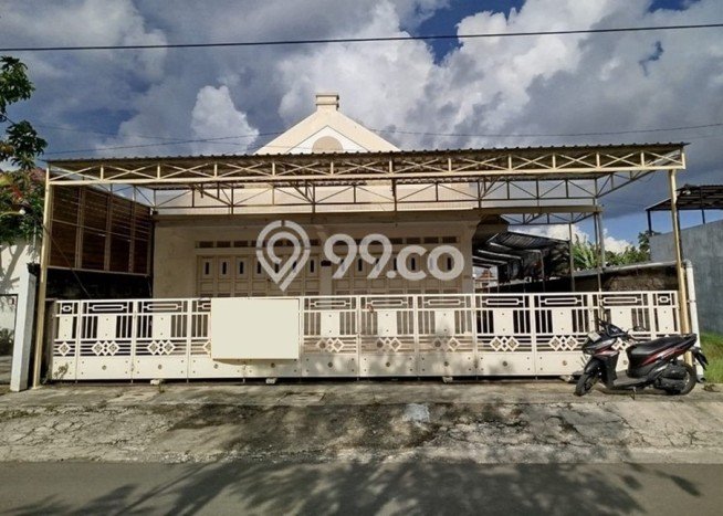 Ruko Disewa di Depok, Sleman, LT 300m2 / LB 108m2 Ruko Disewa di Depok, Sleman, LT 300m2 / LB 108m2