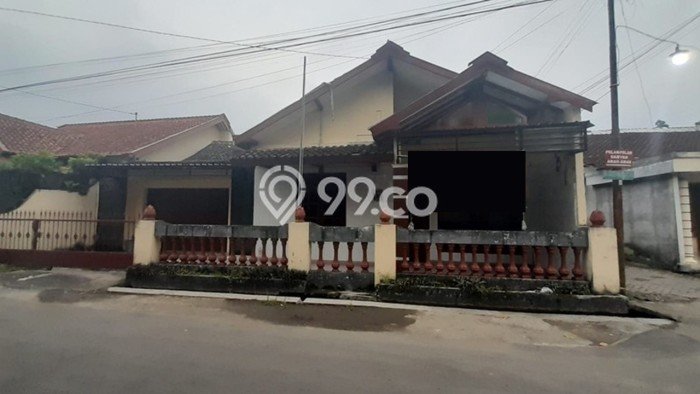 Lokasi terbaik! Rumah siap pakai disewakan di Mlati LB 273m2 Lokasi terbaik! Rumah siap pakai disewakan di Mlati LB 273m2