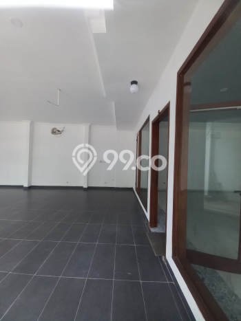 Komersial Lokasi Premium Kawasan Kemang, Luas 90m², Disewakan, Kawasan Bisnis Komersial Lokasi Premium Kawasan Kemang, Luas 90m², Disewakan, Kawasan Bisnis