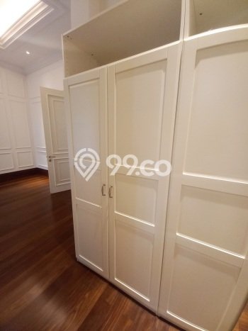 Rumah Elit Modern Tanpa Renovasi di Mega Kuningan Jakarta Selatan Rumah Elit Modern Tanpa Renovasi di Mega Kuningan Jakarta Selatan