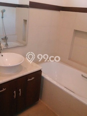 Rumah Asri area , 4 KM, Lingkungan Tenang, LT 320m2m² LB 400m2m² Rumah Asri area , 4 KM, Lingkungan Tenang, LT 320m2m² LB 400m2m²