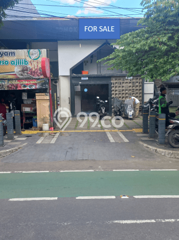 Komersial Premium di Kebayoran Baru, Luas 300m², Mainroad, Area Bisnis Aktif Komersial Premium di Kebayoran Baru, Luas 300m², Mainroad, Area Bisnis Aktif