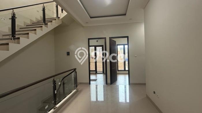 Hunian Elit LB 195m2 Siap Huni Desain Elegan di Pulo Asem, Jakarta Timur Hunian Elit LB 195m2 Siap Huni Desain Elegan di Pulo Asem, Jakarta Timur