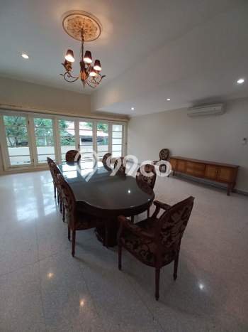 HUNIAN PREMIUM! Rumah di Kebayoran Baru, 5 KT, Kawasan Prospektif, Luas 592m2m² LB 800m2m² HUNIAN PREMIUM! Rumah di Kebayoran Baru, 5 KT, Kawasan Prospektif, Luas 592m2m² LB 800m2m²
