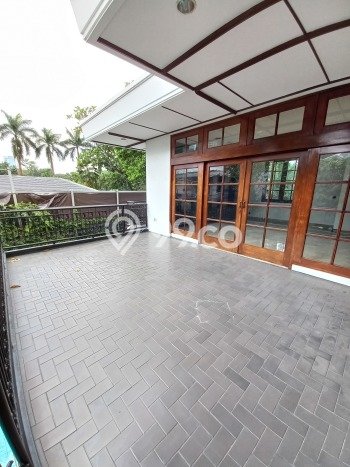 Rumah di Senopati, Dekat Tol, 4 KT, LT 650m² Bangunan 850m² Rumah di Senopati, Dekat Tol, 4 KT, LT 650m² Bangunan 850m²