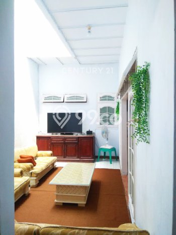 For Sale Rumah 6 Kamar Lokasi Strategis Nyaman dan Strategis di Kejaksan For Sale Rumah 6 Kamar Lokasi Strategis Nyaman dan Strategis di Kejaksan