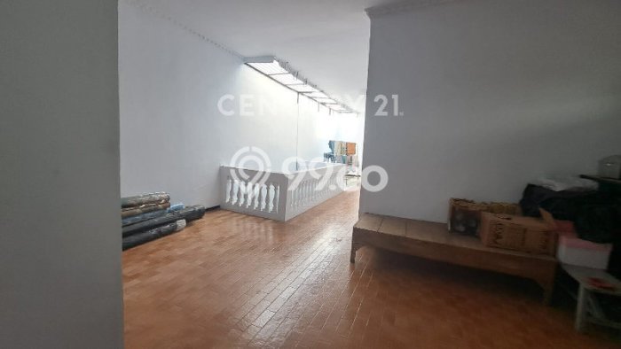 For Sale Rumah 6 Kamar Lokasi Strategis Nyaman dan Strategis di Kejaksan For Sale Rumah 6 Kamar Lokasi Strategis Nyaman dan Strategis di Kejaksan