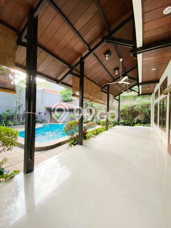 Rumah Luxury Modern Tanpa Renovasi di Kemang Jakarta Selatan Rumah Luxury Modern Tanpa Renovasi di Kemang Jakarta Selatan